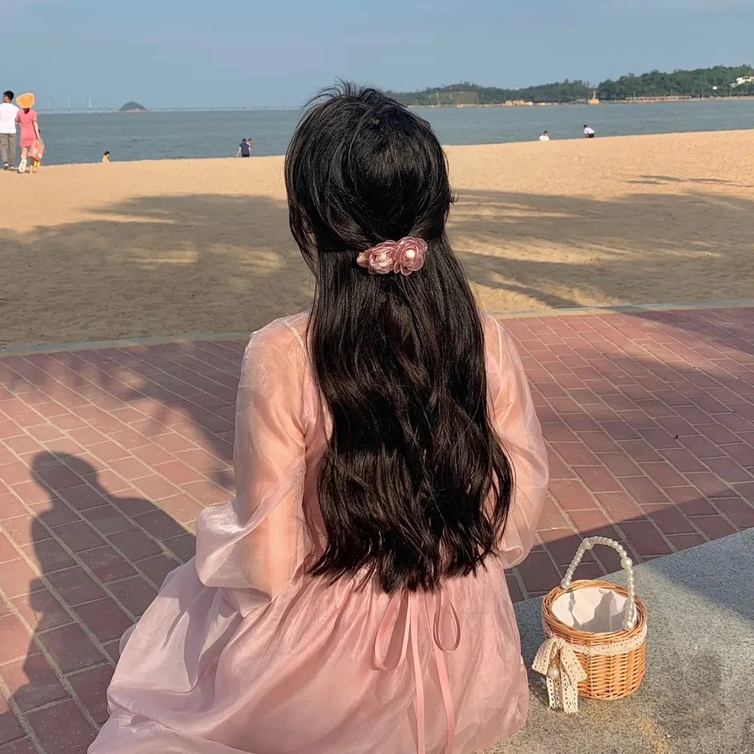 锁红颜